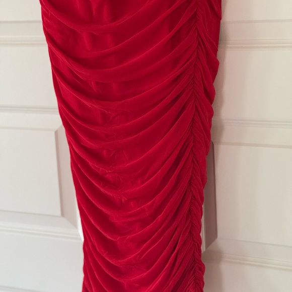 Chic Red Ruched Midi Dress - Picture 3 of 4